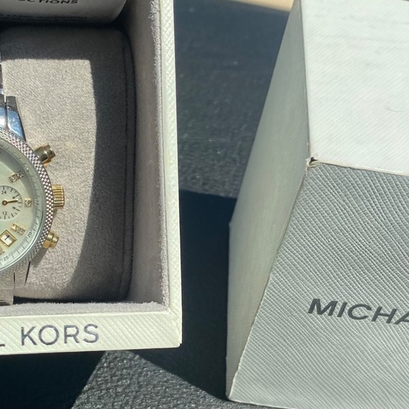 Michael Kors Women’s Watch Ritz Two Tone MK5057 - Picture 9 of 16